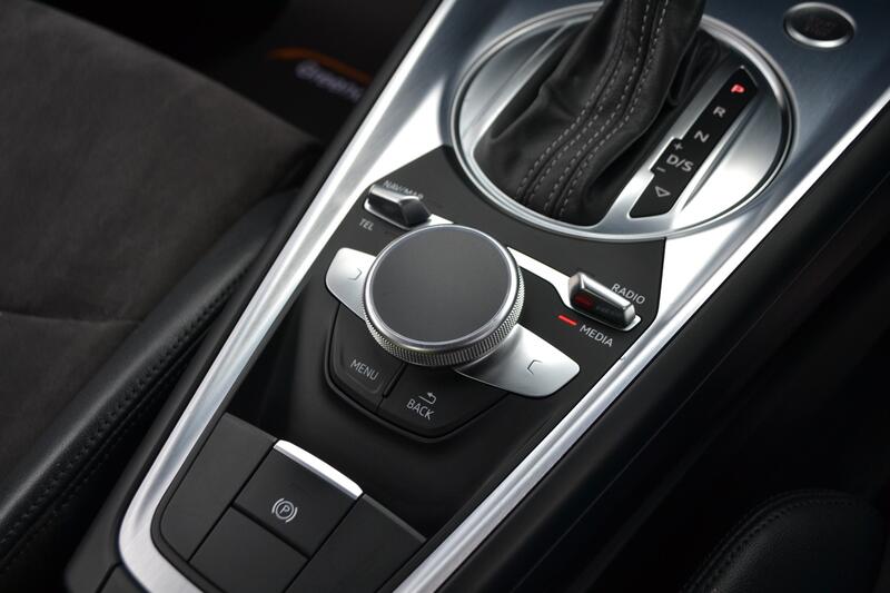 AUDI TT