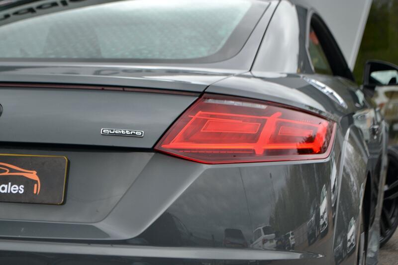 AUDI TT